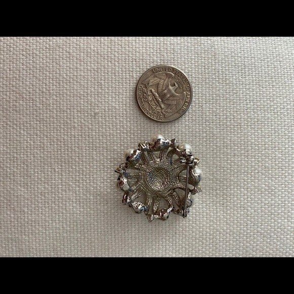 Beautiful vintage pin - Picture 2 of 2